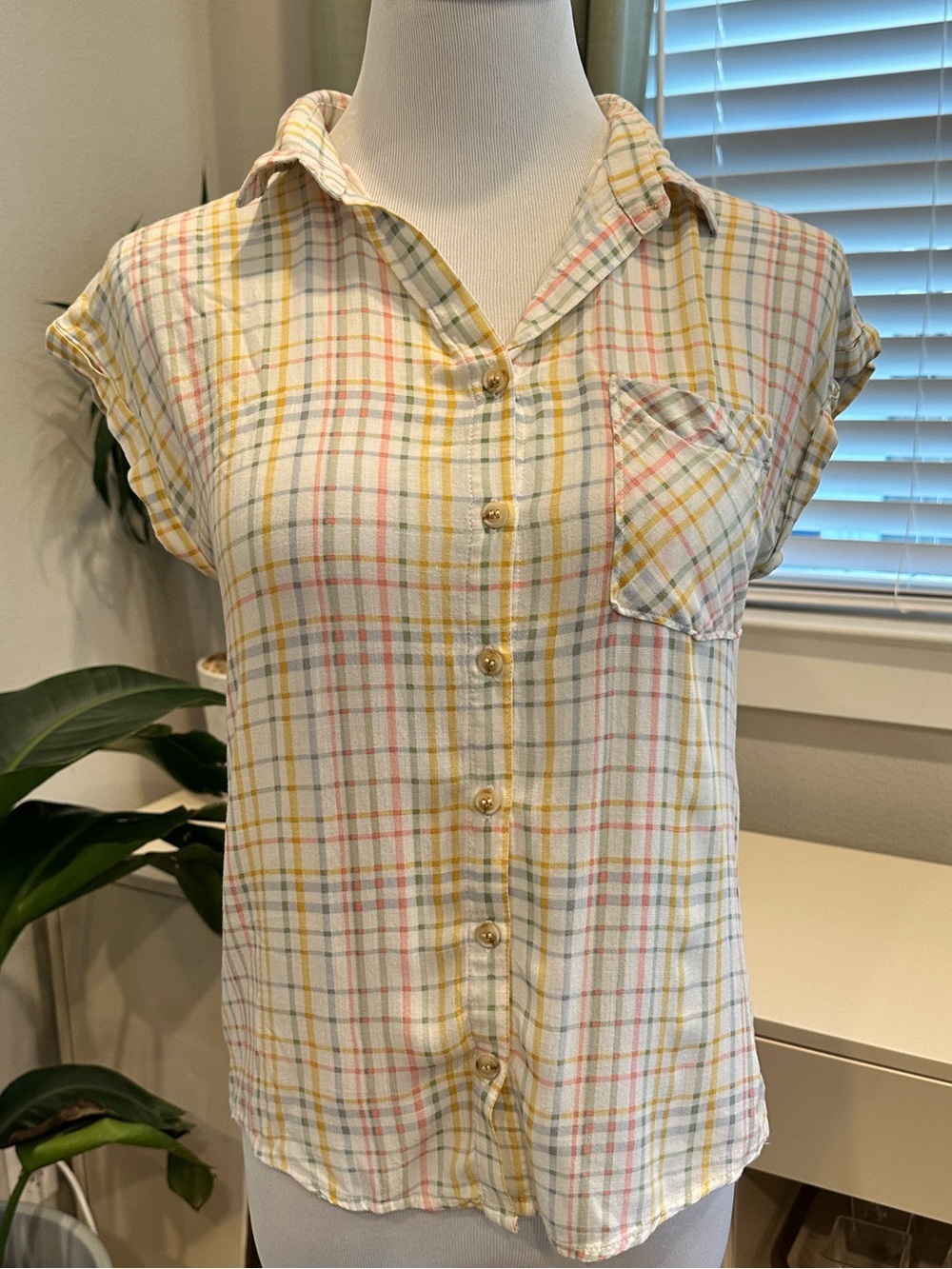 Active USA Yellow and Pink Plaid Button-Front Shirt